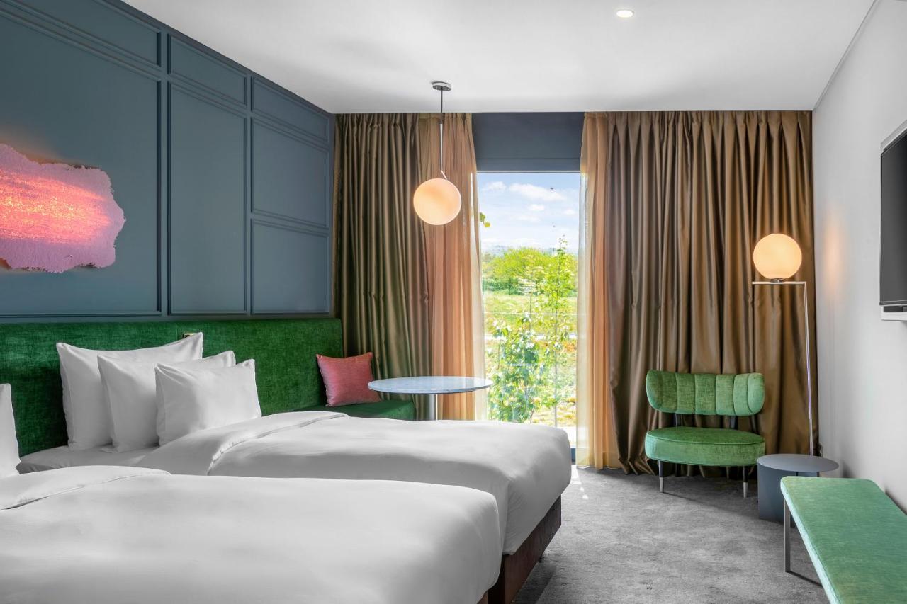 Tsinandali Estate, A Radisson Collection Hotel Ngoại thất bức ảnh A room at the hotel